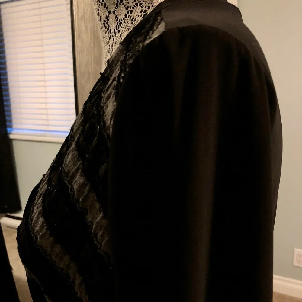 Dusak Designs Cross Over V Neck Blouse Top Soft Grey & Black Design Flattering - Picture 4 of 12